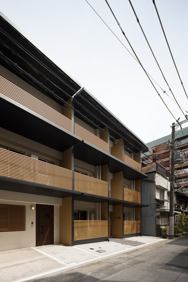 まず最初に行うのは、入居者の顧客像を組み立てること。<br />
「誰にどのような価値をどのように提供するか」を考えることが重要です。<br />
例えば、30代子育て夫婦・子供2人幼稚園の4名家族、など。<br />
顧客像に合った間取りやサービス提供を行うことが出来れば入居率を高めることができます。<br />
<br />
マンション経営においては、「入居率」というものに誰もが頭を悩ませることと思います。「せっかくマンションを建設したはいいが、入居者が思うように決まらない。」こうした悩みをお持ちの方は多く、それゆえに、「マンション経営＝やらない方がイイ」と思っていらっしゃる方もいるのではないでしょうか。しかし、「空室がでないマンション」を建てる方法を知っていれば、心配はいりません。 ニーズというのは時代とともに流行が変化していきます。<br />
