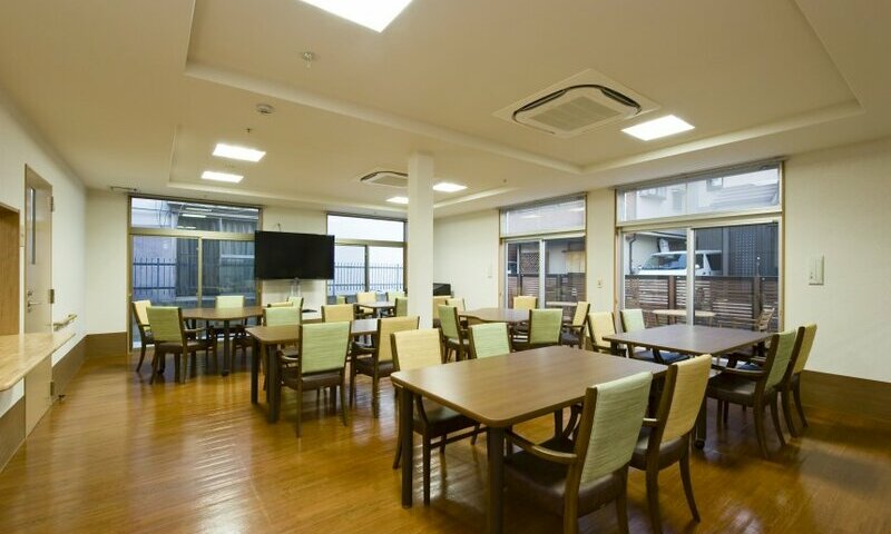 投資額はおおよそ2億円前後（最低、30室前後が必要）