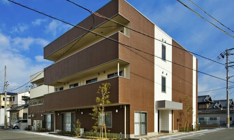 運営事業者による一括借上げが基本なので、借上げ条件及び撤退する際の違約条項、運営費用の負担区分を入念にチェック